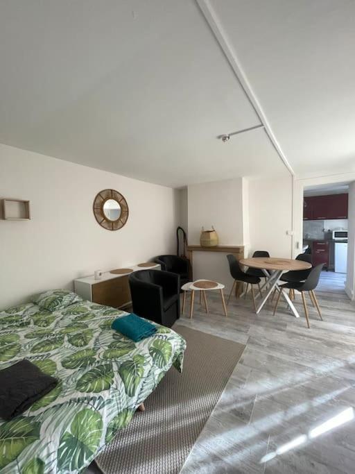 Le Victor Hugo Apartment Besancon Ngoại thất bức ảnh